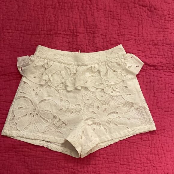 S’Edge white embroidered peplum shorts, S - Picture 4 of 10